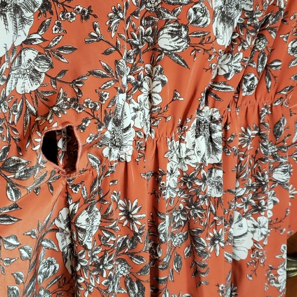 Floral Tunic Shirt - Picture 6 of 7